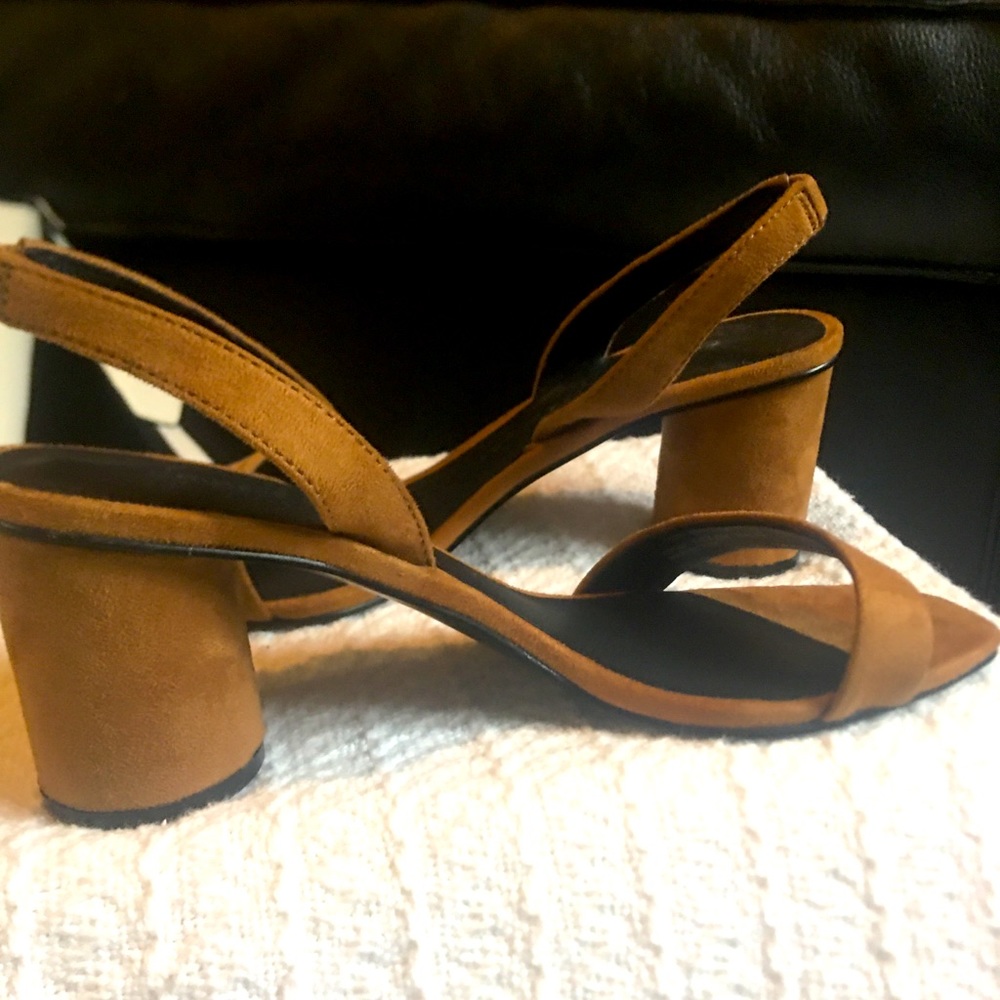 Chinese Laundry NWT NO Box Women Size 7 Brown Slingbacks 2.5” heel